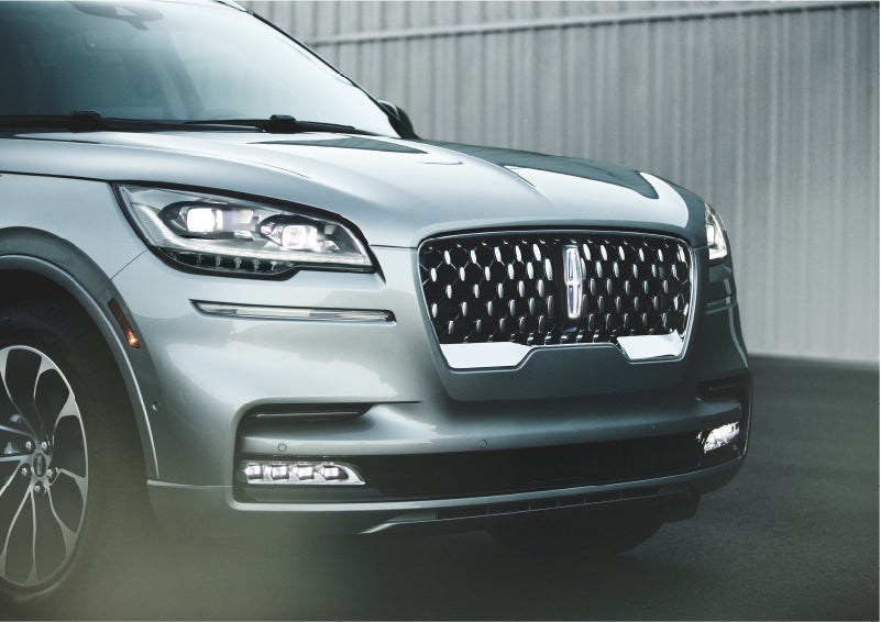 The available adaptive pixel LED headlamps of the 2023 Lincoln Aviator® SUV activated | Crossroads Lincoln of Southern Pines in Southern Pines NC